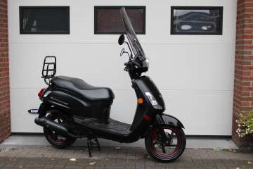 Sym Fiddle 2 Mat Zwart incl windscherm en klapdrager lage km stand