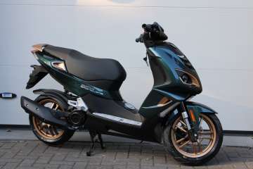 Peugeot Speedfight 4 sportline Deep Lake Green 2025 model