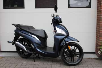 Sym Symphony st 50i uit 2023 met slechts 2.000 km
