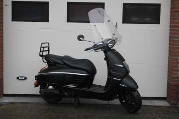 Peugeot Django Pearly Black / Mad Black Premium