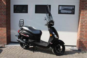Sym Fiddle 2 50I Mat zwart incl windscherm en klapdrager (2024)