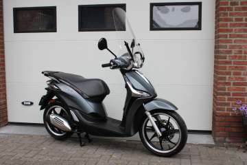 Piaggio Liberty S Mat grijs (2018) Injectie 16 inch wielen